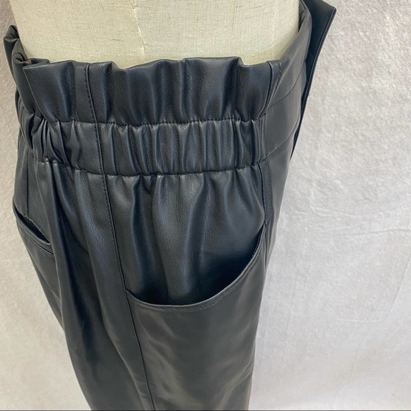 Madewell Vegan Leather Pull-On High Rise Paperbag Pants size 4 New with Tags - Picture 7 of 14